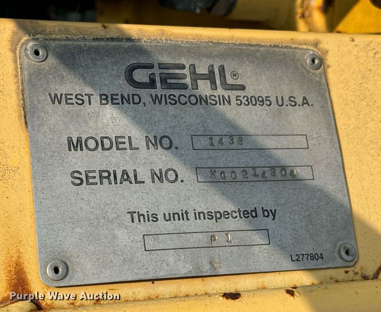 image for item DX1265 1999 Gehl 1438 paver