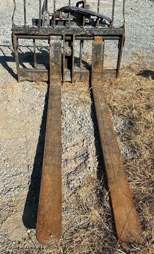 image for item DX1324 JCB 332/E5284 forklift forks