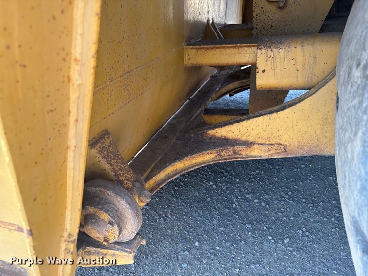 image for item DX3518 1988 Caterpillar  615C elevating scraper