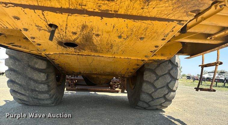 image for item DX3518 1988 Caterpillar  615C elevating scraper