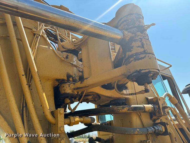 image for item DX3518 1988 Caterpillar  615C elevating scraper