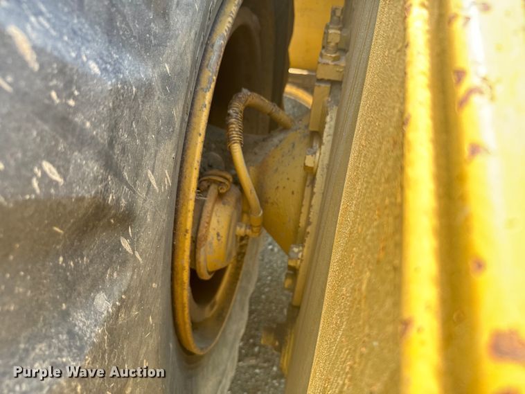 image for item DX3518 1988 Caterpillar  615C elevating scraper