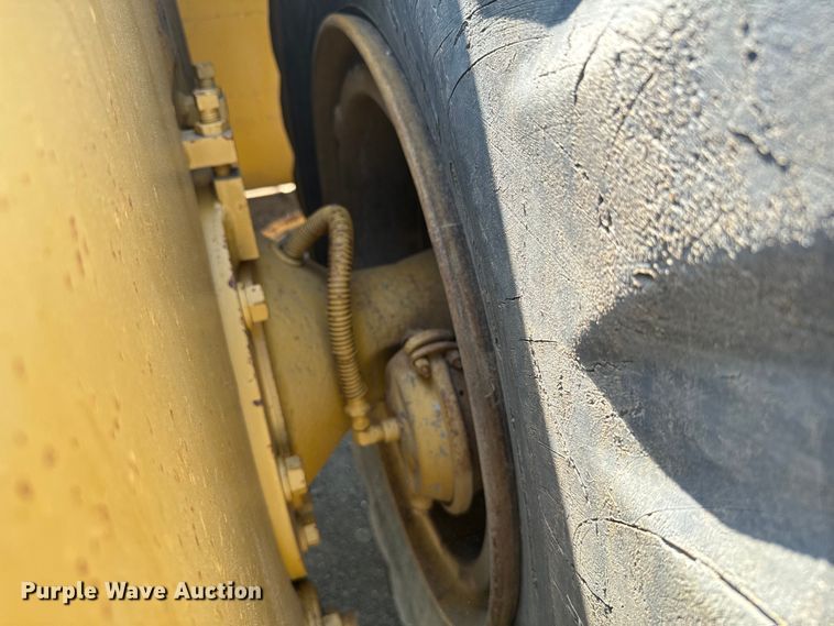 image for item DX3518 1988 Caterpillar  615C elevating scraper