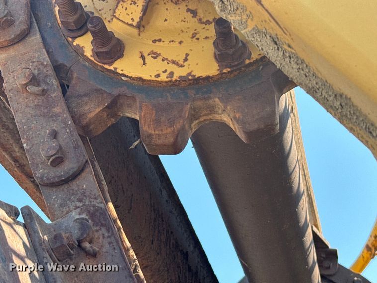 image for item DX3518 1988 Caterpillar  615C elevating scraper