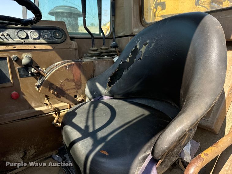 image for item DX3518 1988 Caterpillar  615C elevating scraper