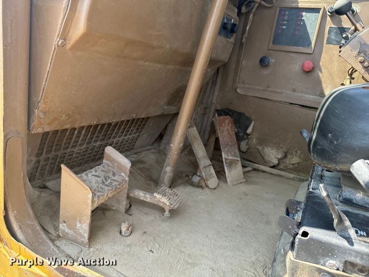 image for item DX3518 1988 Caterpillar  615C elevating scraper