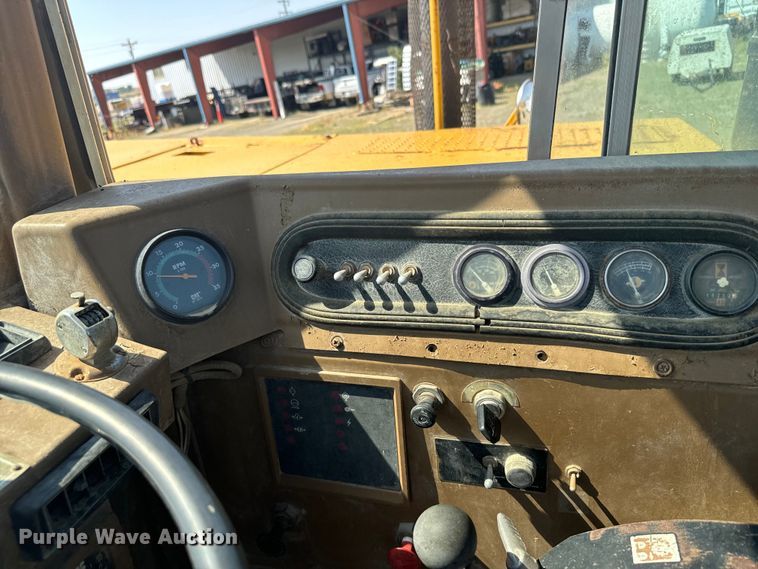 image for item DX3518 1988 Caterpillar  615C elevating scraper