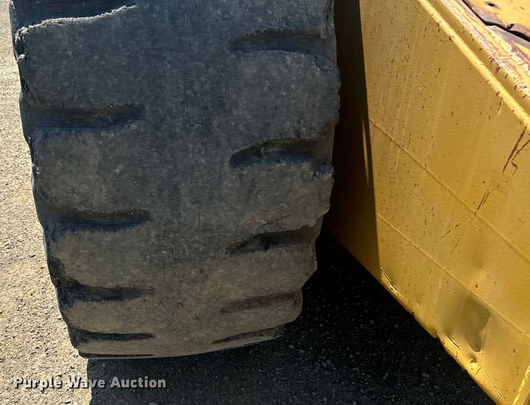 image for item DX3518 1988 Caterpillar  615C elevating scraper