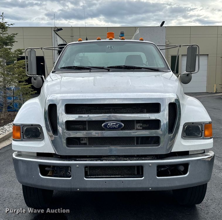 image for item DX3555 2008 Ford F750 Super Duty fuel / lube truck