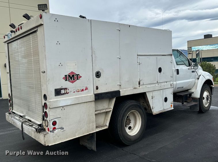 image for item DX3555 2008 Ford F750 Super Duty fuel / lube truck