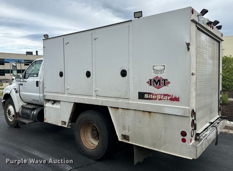 image for item DX3555 2008 Ford F750 Super Duty fuel / lube truck