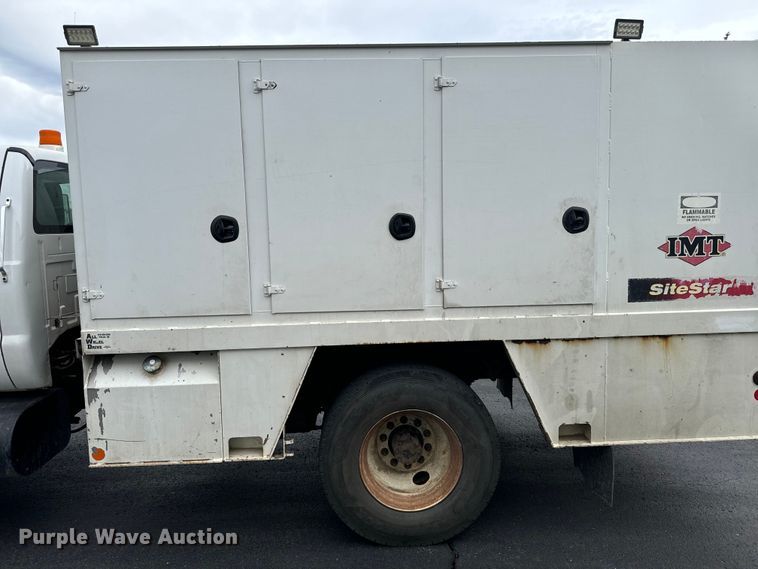 image for item DX3555 2008 Ford F750 Super Duty fuel / lube truck