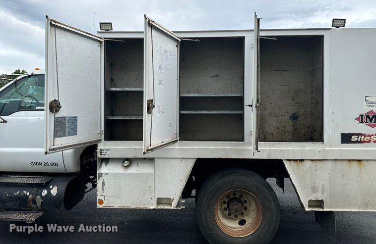 image for item DX3555 2008 Ford F750 Super Duty fuel / lube truck