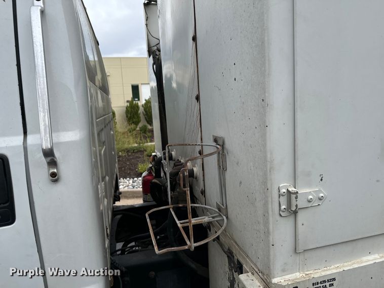 image for item DX3555 2008 Ford F750 Super Duty fuel / lube truck