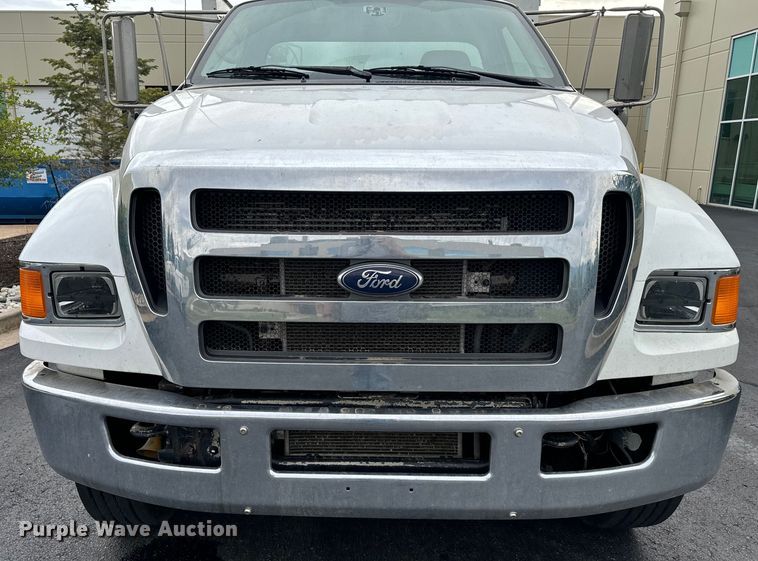 image for item DX3555 2008 Ford F750 Super Duty fuel / lube truck