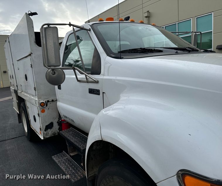 image for item DX3555 2008 Ford F750 Super Duty fuel / lube truck
