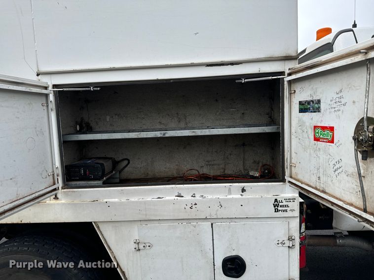 image for item DX3555 2008 Ford F750 Super Duty fuel / lube truck