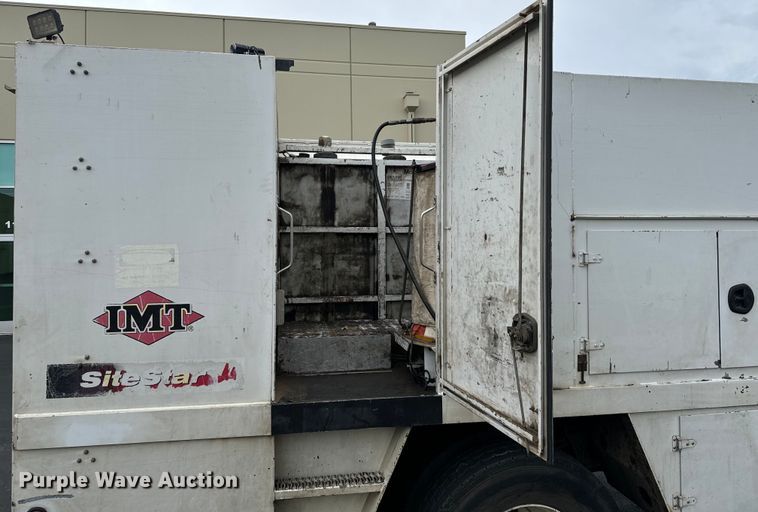 image for item DX3555 2008 Ford F750 Super Duty fuel / lube truck