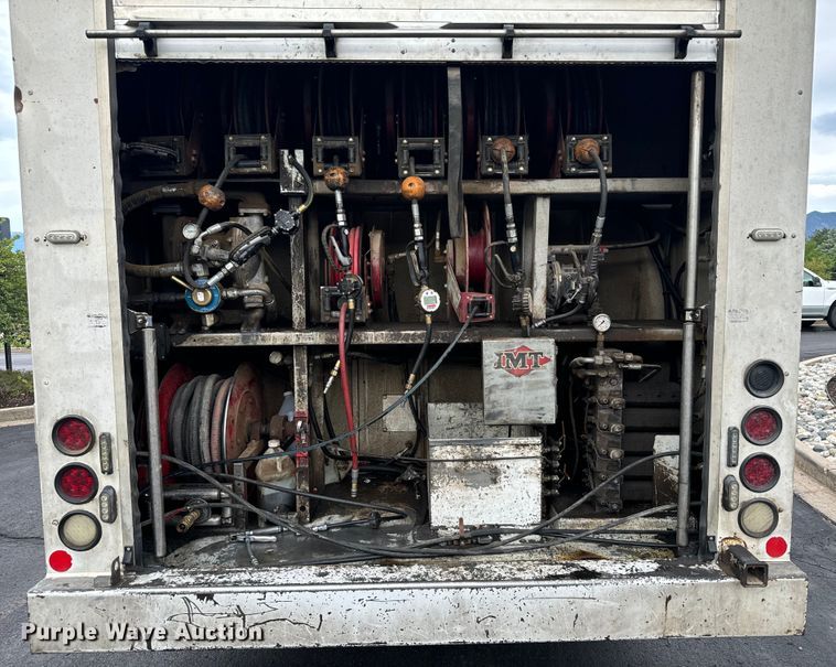 image for item DX3555 2008 Ford F750 Super Duty fuel / lube truck