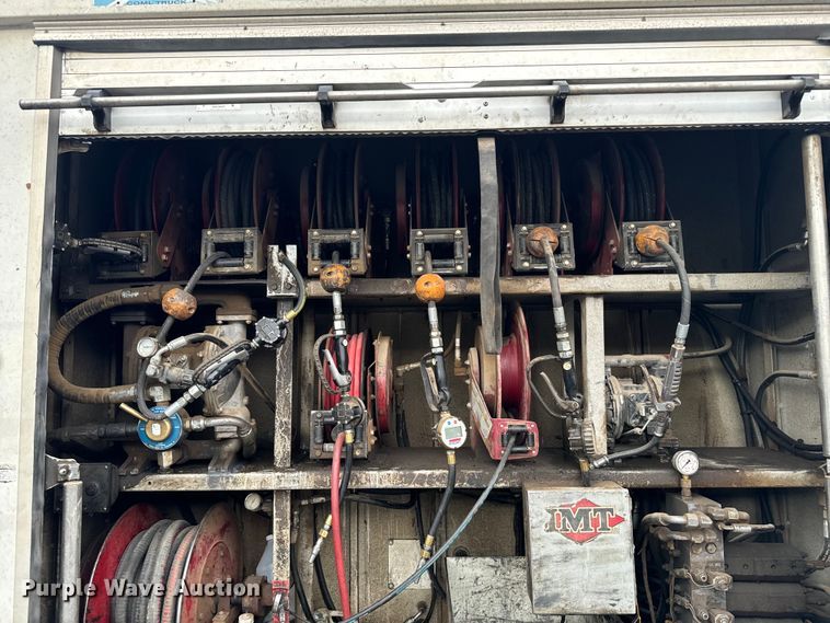 image for item DX3555 2008 Ford F750 Super Duty fuel / lube truck