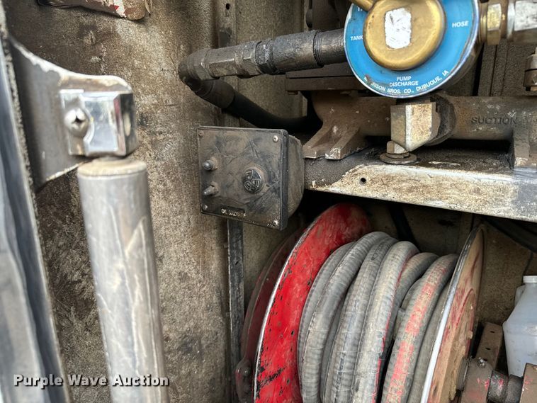 image for item DX3555 2008 Ford F750 Super Duty fuel / lube truck