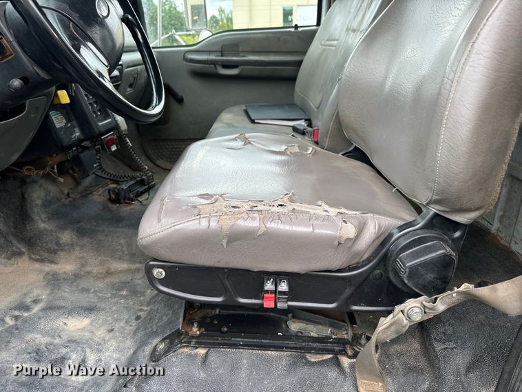 image for item DX3555 2008 Ford F750 Super Duty fuel / lube truck