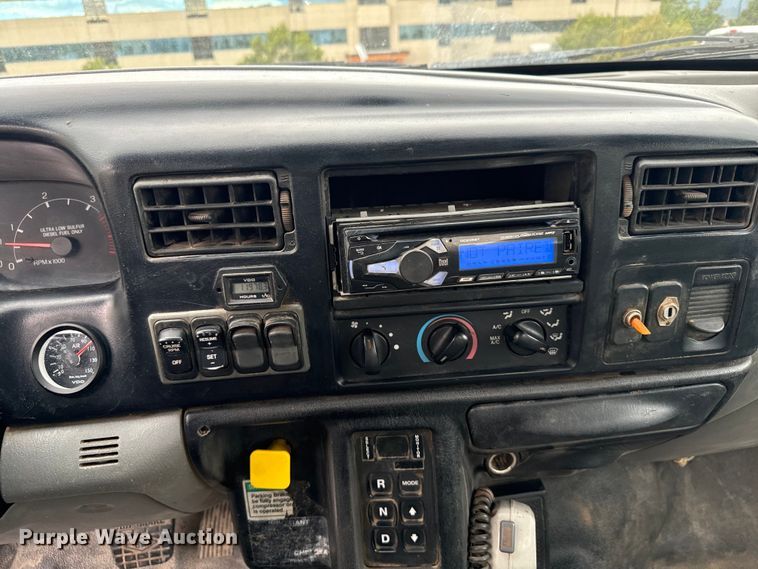 image for item DX3555 2008 Ford F750 Super Duty fuel / lube truck