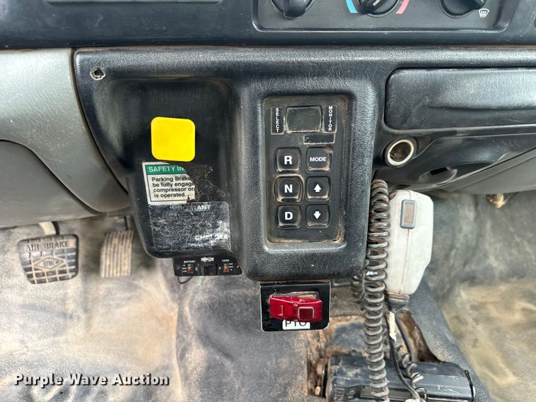 image for item DX3555 2008 Ford F750 Super Duty fuel / lube truck