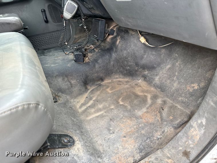 image for item DX3555 2008 Ford F750 Super Duty fuel / lube truck