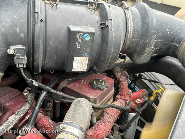 image for item DX3555 2008 Ford F750 Super Duty fuel / lube truck