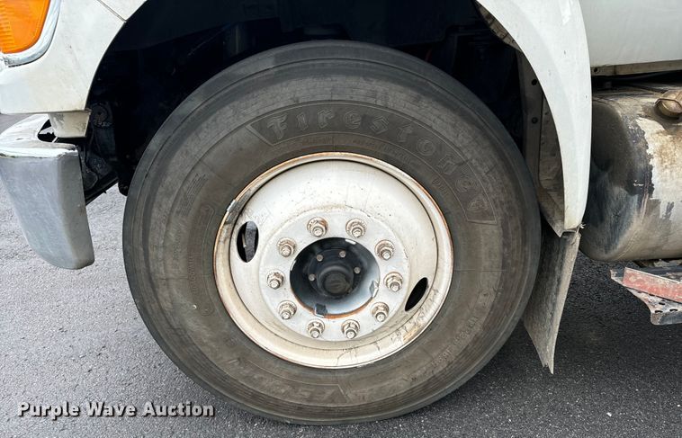 image for item DX3555 2008 Ford F750 Super Duty fuel / lube truck