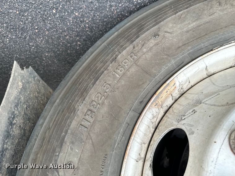 image for item DX3555 2008 Ford F750 Super Duty fuel / lube truck