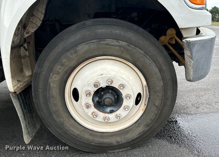 image for item DX3555 2008 Ford F750 Super Duty fuel / lube truck