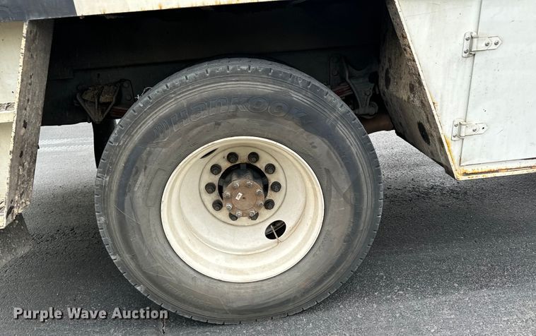 image for item DX3555 2008 Ford F750 Super Duty fuel / lube truck