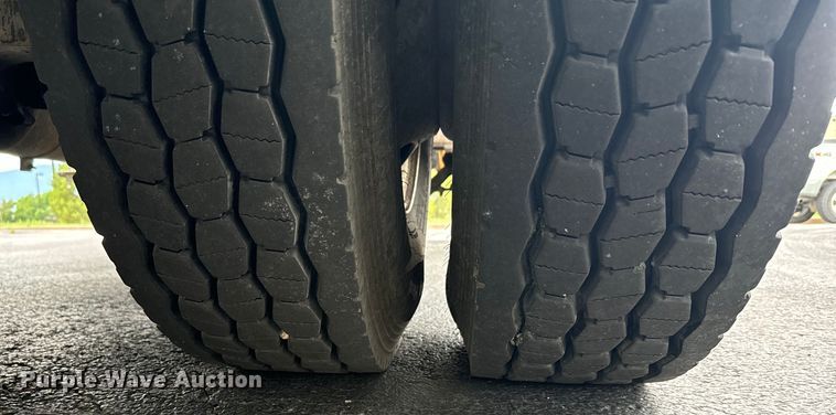 image for item DX3555 2008 Ford F750 Super Duty fuel / lube truck