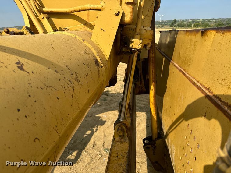 image for item EE7640 1981 Caterpillar 627B conventional scraper