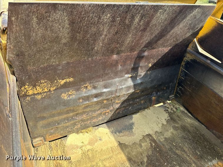 image for item EE7640 1981 Caterpillar 627B conventional scraper