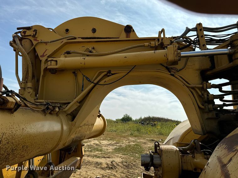 image for item EE7640 1981 Caterpillar 627B conventional scraper