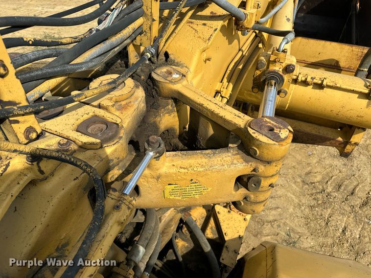 image for item EE7640 1981 Caterpillar 627B conventional scraper