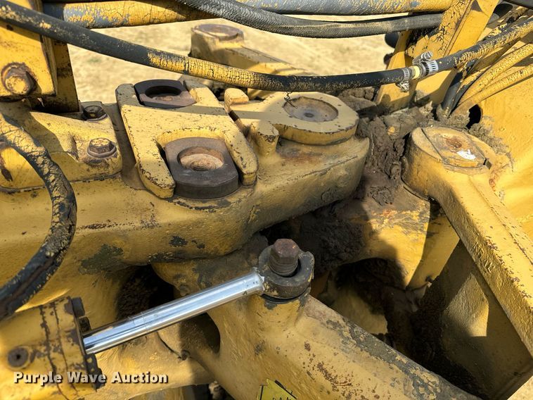 image for item EE7640 1981 Caterpillar 627B conventional scraper