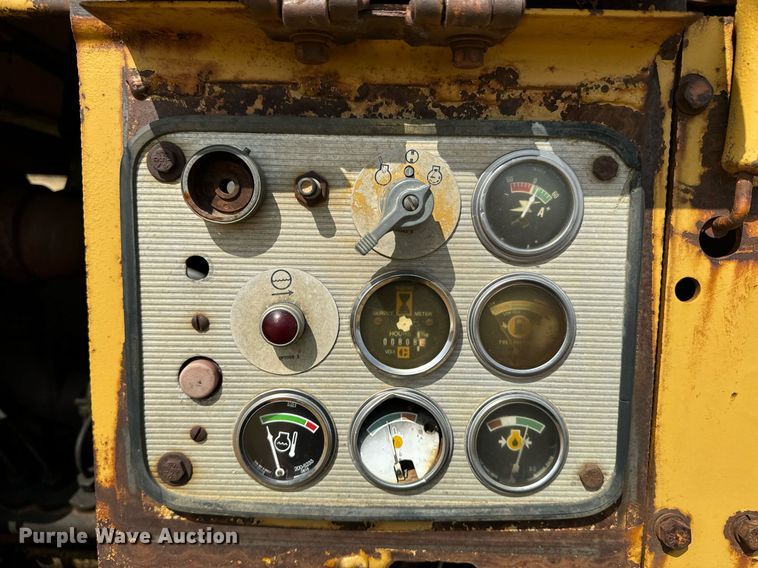 image for item EE7640 1981 Caterpillar 627B conventional scraper