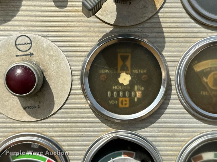 image for item EE7640 1981 Caterpillar 627B conventional scraper