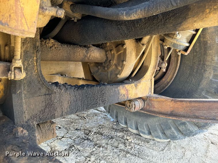 image for item EE7640 1981 Caterpillar 627B conventional scraper