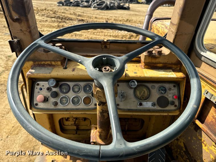 image for item EE7640 1981 Caterpillar 627B conventional scraper