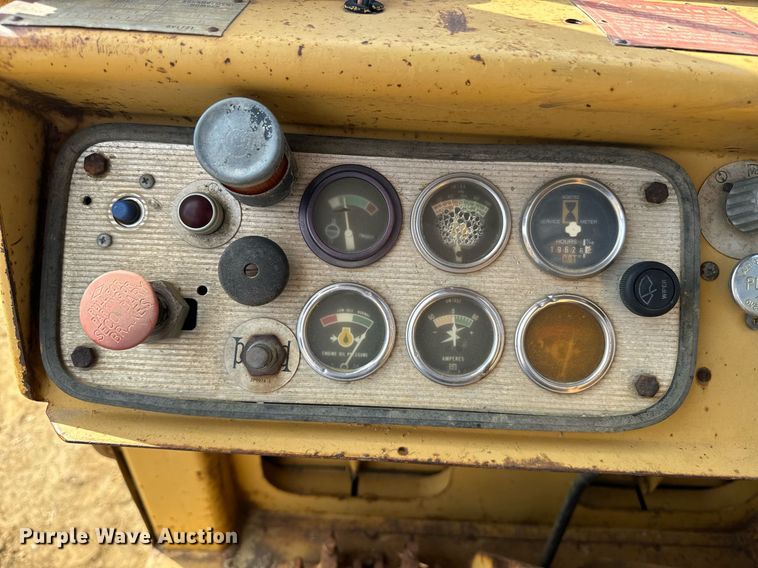 image for item EE7640 1981 Caterpillar 627B conventional scraper