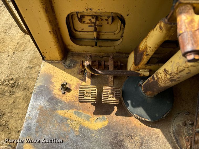 image for item EE7640 1981 Caterpillar 627B conventional scraper