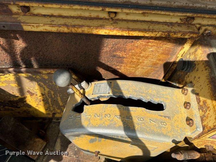 image for item EE7640 1981 Caterpillar 627B conventional scraper