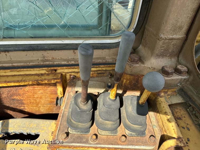 image for item EE7640 1981 Caterpillar 627B conventional scraper