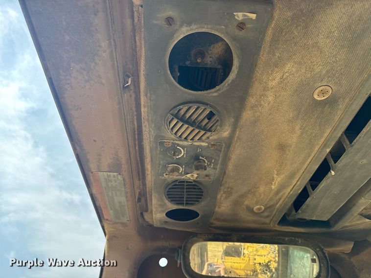 image for item EE7640 1981 Caterpillar 627B conventional scraper