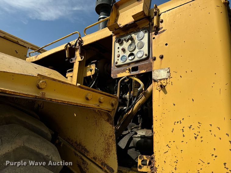 image for item EE7640 1981 Caterpillar 627B conventional scraper